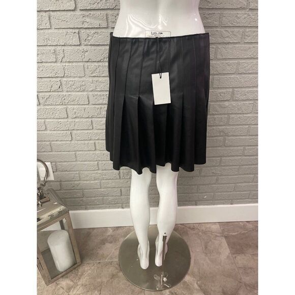 Social Tourist Black Faux Leather Pleated Mini Skirt Size L NWT - Picture 5 of 9